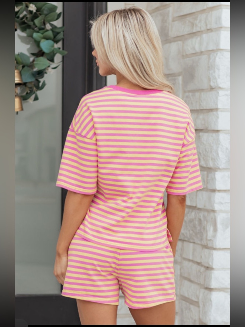 1095. Short sleeve striped shorts set in pink and yellow - Picture 3 of 4